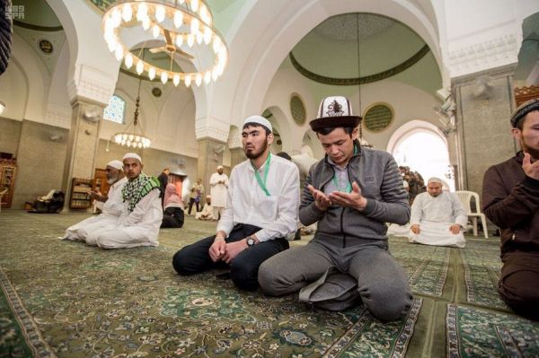 الفضلي يضع حجر الأساس لمرفأ الصيادين ويشارك بحملة التشجير في الليث