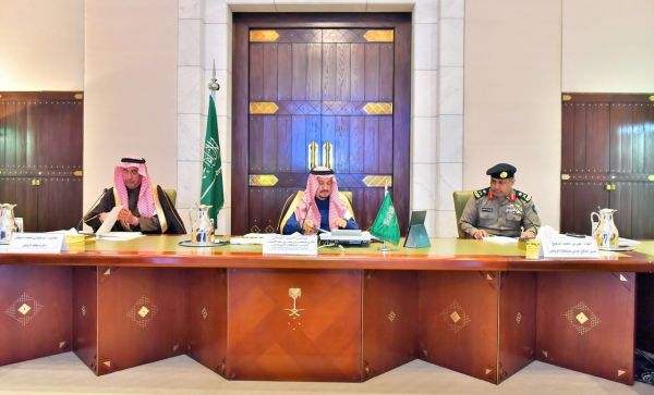 أمير الحدود الشمالية يلتقي عميدة كلية التميز للبنات بعرعر
