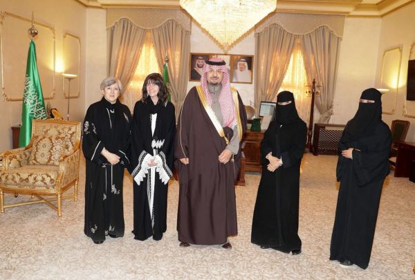 أمير الرياض يرأس اجتماع لجنة الدفاع المدني الرئيسية بالمنطقة