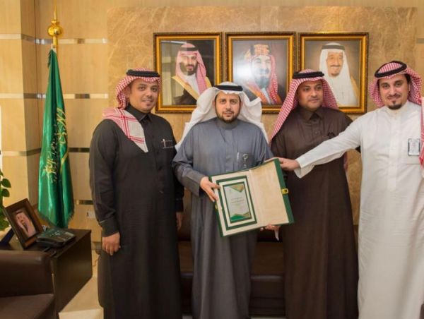 أمير الشرقية يدشن مشروع عربات الطعام المتنقلة