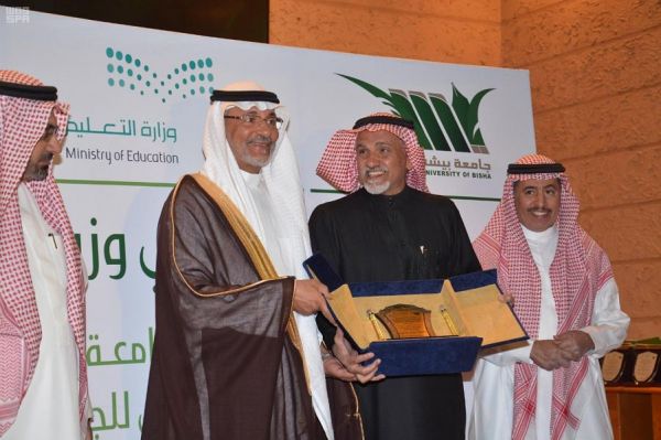 مدير عام السجون يفتتح معرض أعمال النزلاء في الجنادرية