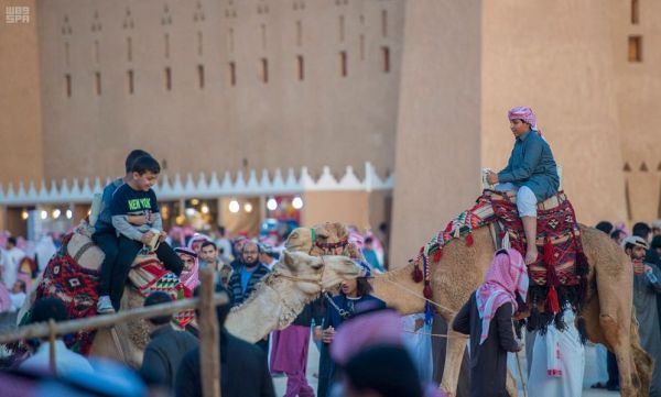لوحة فنية تعبر عن الانطلاقة الأولى للدولة والنقل الجوي