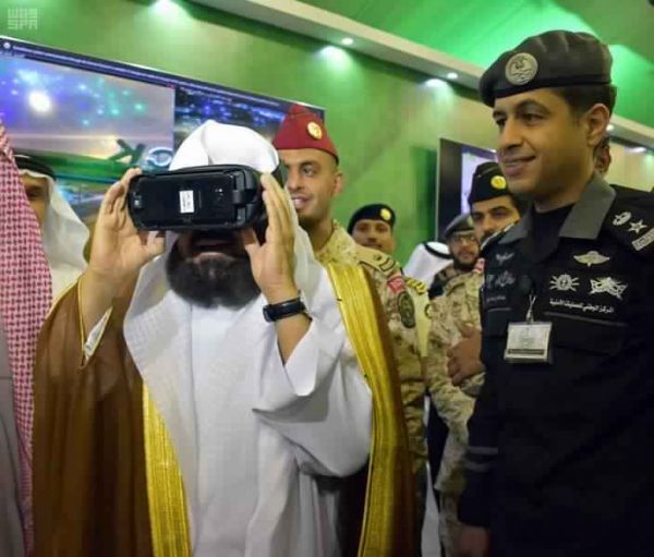 زوار الجنادرية يتوافدون على جناح أمانة الحدود الشمالية