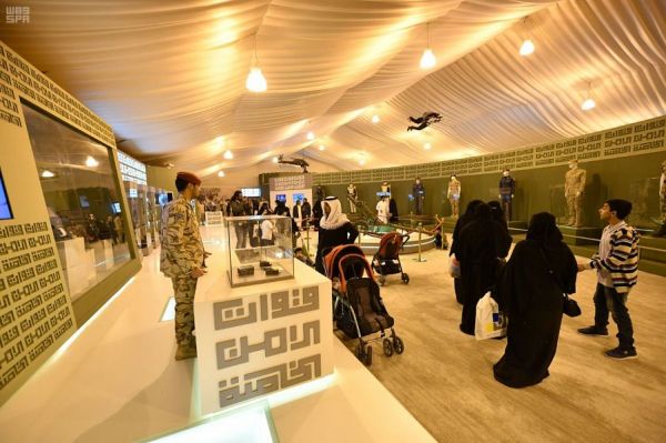 الشؤون الصحية بالحرس الوطني تعرف زوار الجنادرية ببرنامج الأمان الأسري الوطني