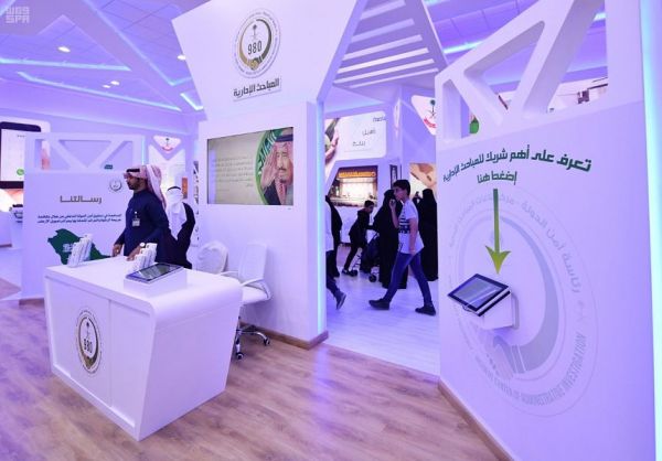 مدير الشؤون الطبية بالحرس الوطني يتفقد جناح الشؤون الصحية المشارك في الجنادرية