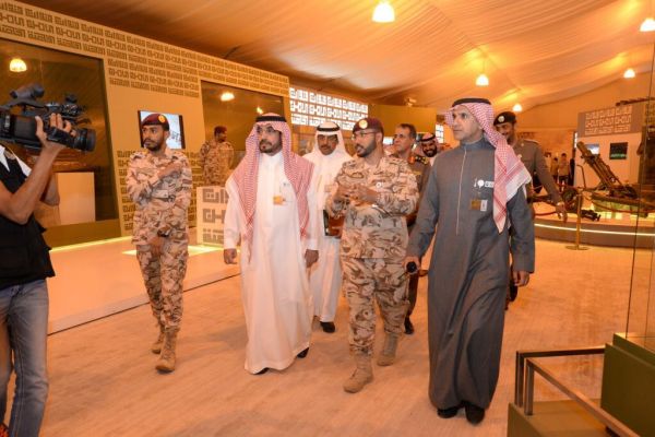 طفل من ذوي الاحتياجات الخاصة يطلب شعار الحرس الوطني في أفد 2018