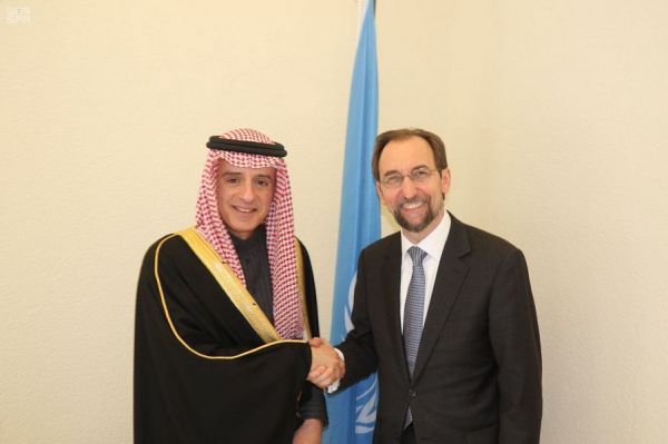 وزير الصحة  يكرم الغانم و الزيد لفوزهما بجائزة الرواد 