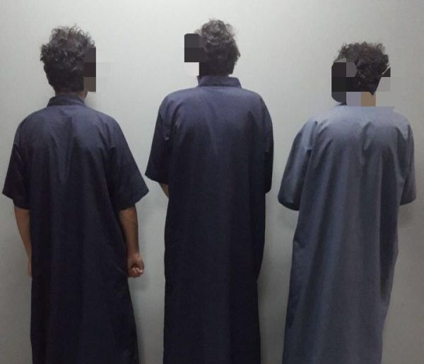 وزارة النقل والطرق بعسير تنفذ حمايات لطريق عقبة ضلع