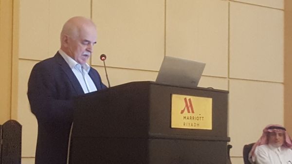 الغامدي : العجلة أفة العقول والالباب وهي تورث فساد الرأي والتدبير