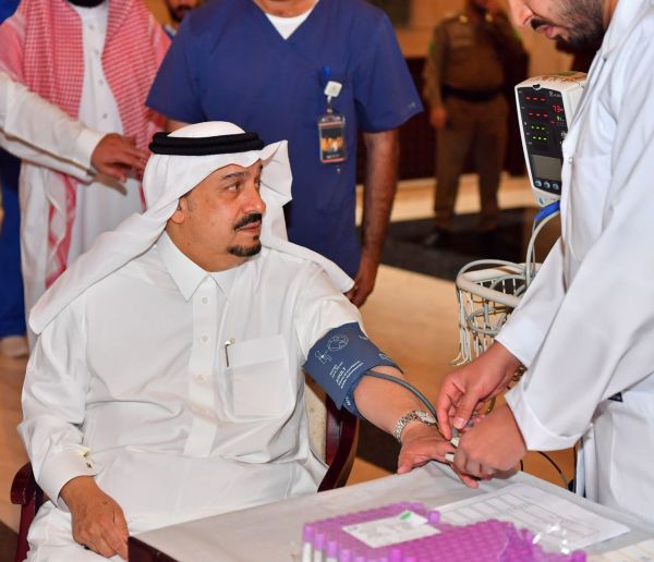 لجان حوثية ميدانية تجند المتقاعدين والعسكريين للزج بهم بجبهات القتال
