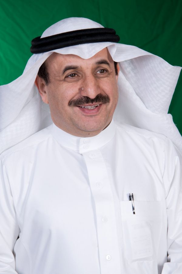 وزير البيئة يدعو مزارعي الورد بإنشاء جمعية تعاونية لتطوير المنتج