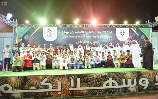 نائب أمير منطقة الرياض يقدم العزاء في وفاة الشيخ مشرف بن مطلق