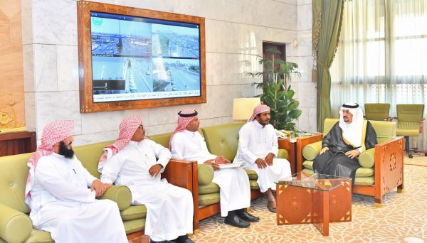 أمير عسير يشكر رئيس بلدية رجال ألمع بعد تدشين المشاريع البلدية والتنموية