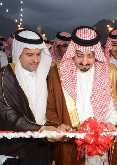 أمير الرياض يشهد تنازل مقيمين يمنيين عن حقهم الشرعي لوجه الله تعالى