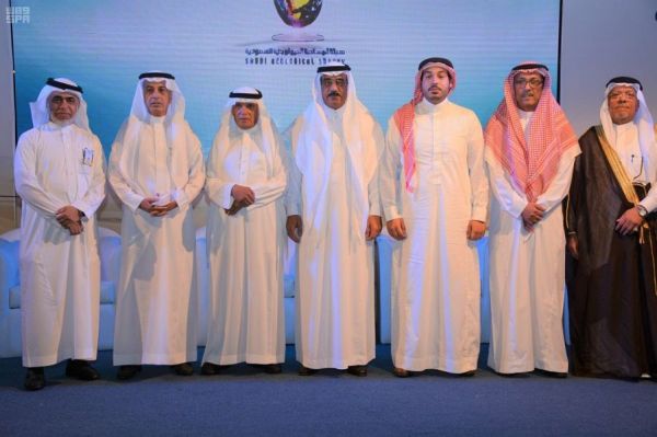نائب أمير المنطقة الشرقية يوجه بالتحقق من سلامة مبنى مدرسة للبنات في الدمام