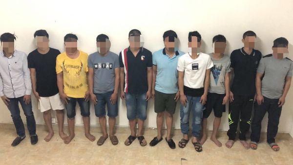 سفير المملكة لدى الأردن يقدم العزاء بالكاتب فهد الفانك والدبلوماسي راكان ابو دلهوم