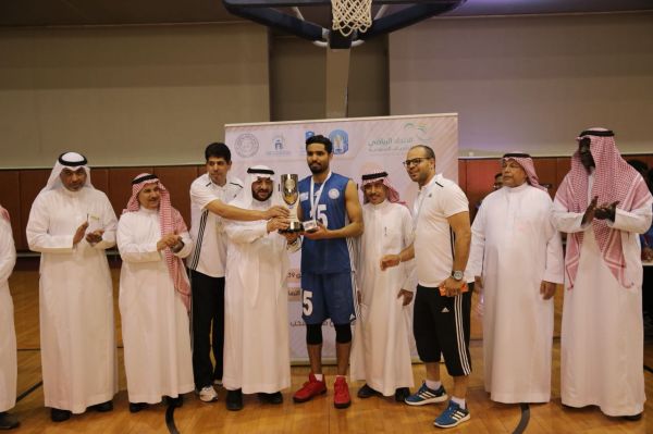 الهلال الأحمر ينفذ ٨٨٣ دورة لأكثر من ٤٠ الف مستفيد بمنطقة الرياض
