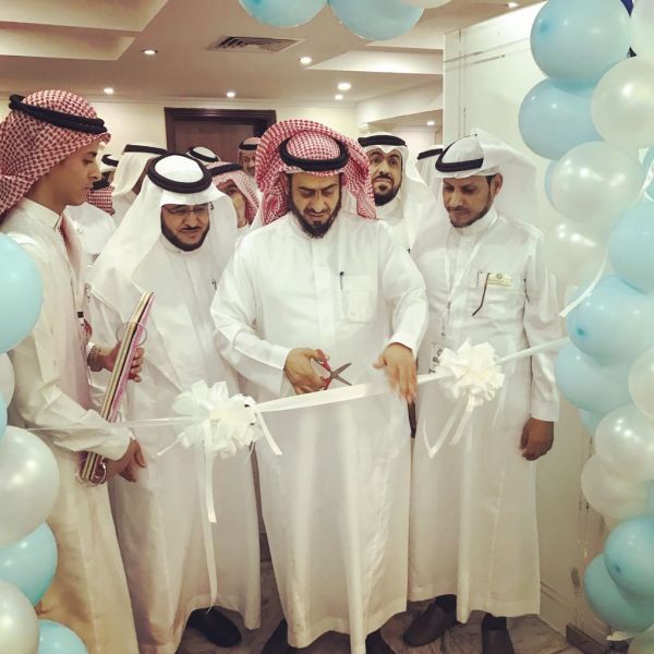 قائد مدرسة يقطع أجازته المرضية لمتابعة سير المدرسة