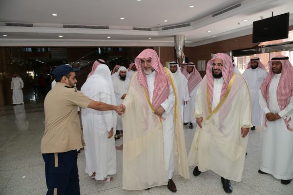 أمين الرياض يدشّن حملة إزالة التلوث البصري ضمن نطاق بلديات المنطقة