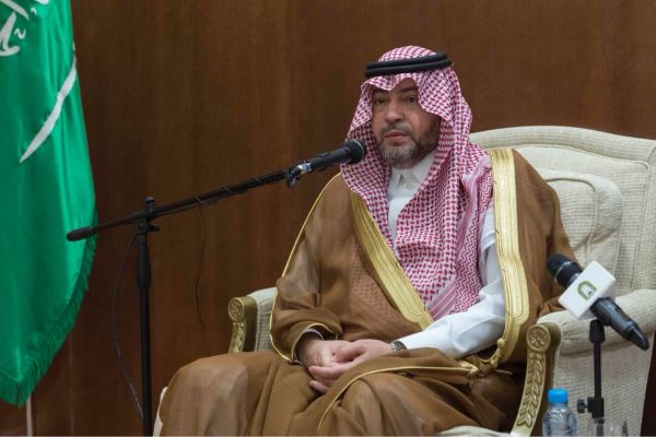 أمير منطقة الرياض يفتتح 6 مشاريع لتحسين وتطوير الطرق بالعاصمة