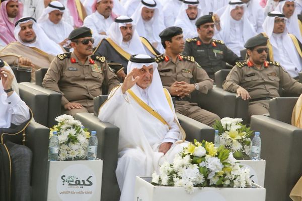 ميلشيات الحوثي الإرهابية تفشل باستهداف بارجة بحرية للتحالف بالبحر الأحمر