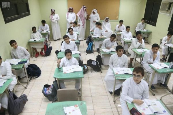 أمير منطقة الرياض يستقبل سفير جمهورية بولندا لدى المملكة