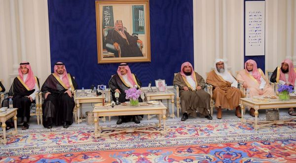 شرطة الرياض بالتعاون مع الهيئة تقبض على شخص قام بإبتزاز مواطنة