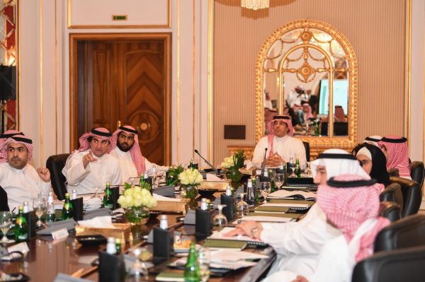فرق الدفاع المدني تسيطر على حريق بأحد الورش بالمعيصم دون اصابات