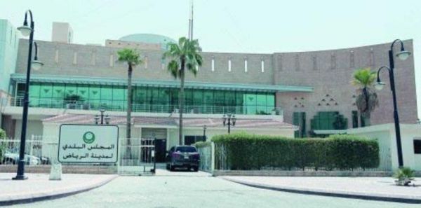 وزير الصحة اليمني يشيد بالكادر الطبي لمنظمة البلسم ويشكر المملكة
