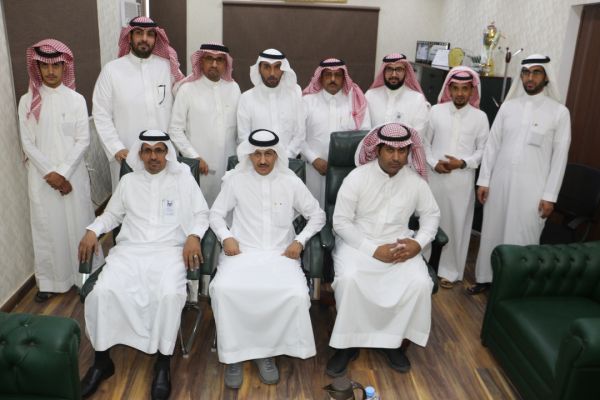 أمير منطقة الحدود الشمالية يلتقي وزير الخدمة المدنية