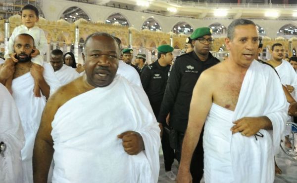 أمير منطقة القصيم يرعى حفل تخريج الدفعة الـ 15 من طلاب جامعة القصيم
