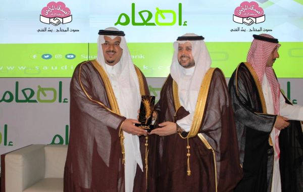 بو خضر : البشت الحساوي بجودته يأبى الاندثار رغم ارتفاع سعره