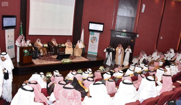 أمير الرياض بحضور سمو نائبه يستقبل نائب وزير الإقتصاد والتخطيط