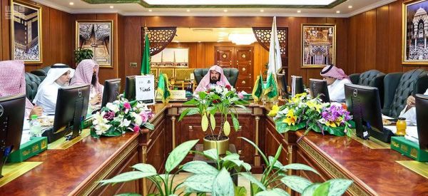 أمير الحدود الشمالية يستقبل مدير مكافحة المخدرات بالمنطقة المعين حديثاً