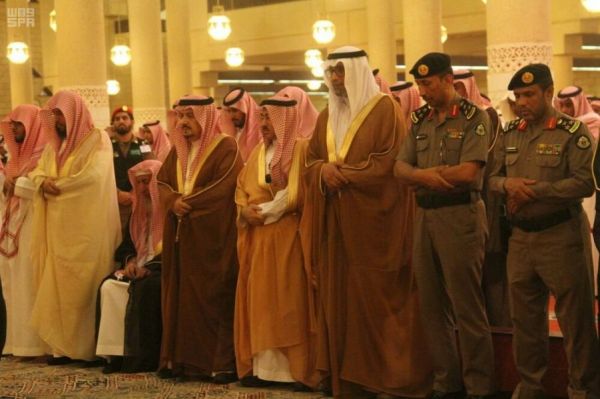 وفد من القنصلية الباكستانية لدى المملكة يزور الأخدود الأثري بنجران
