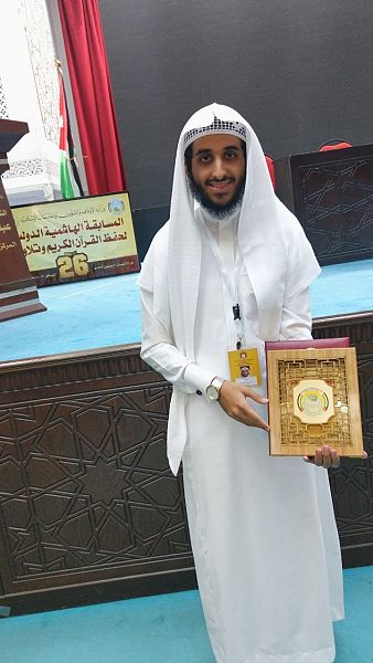 أوساط بحثية عالمية تتفاعل مع كشف أقدام إنسان في صحراء النفود