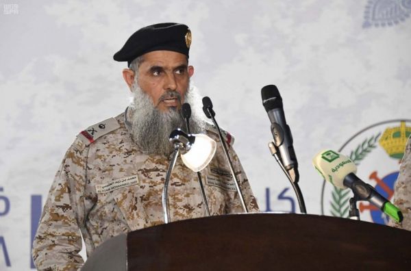 أمير الحدود الشمالية يطمئن على صحة الجندي المصاب أحد المرابطين في الحد الجنوبي