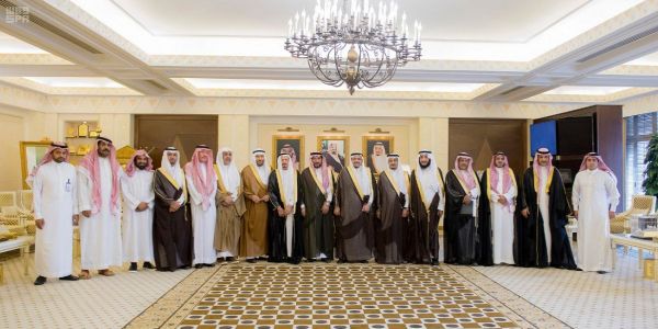 مركز الملك سلمان للإغاثة يواصل توزيع وجبات إفطار الصائم في محافظة مأرب