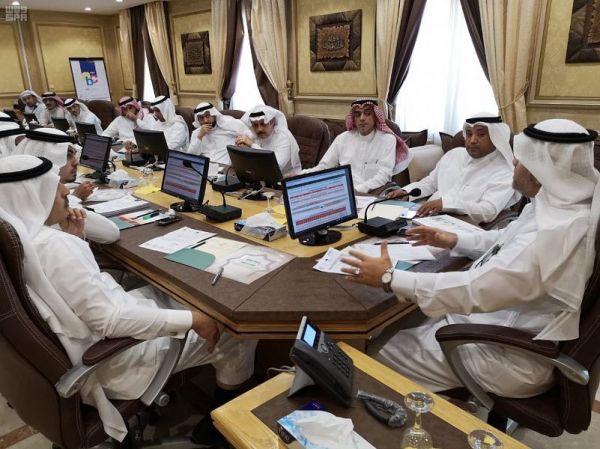 الأمير عبدالله بن بندر يحضر حفل تخريج 384 طالبة من جامعة دار الحكمة بجدة