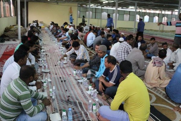 مركز دلني للأعمال يناقش فرص وتحديات صناعة العسل بالمملكة