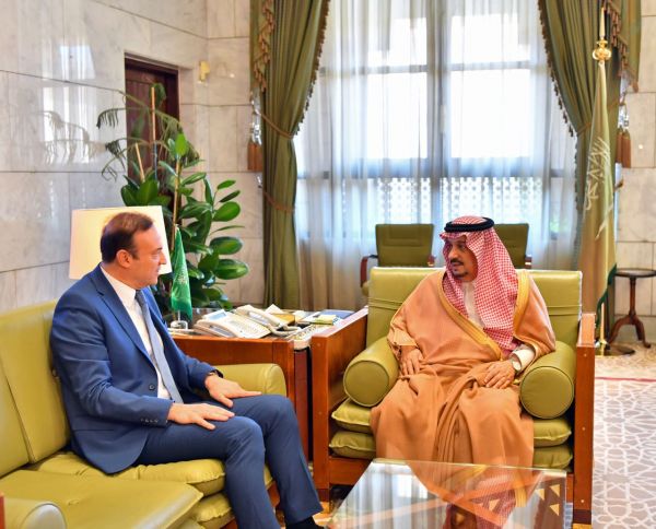 بلدي الرياض يناقش إجراءات تسهيل إصدار رخص وشهادات إتمام البناء