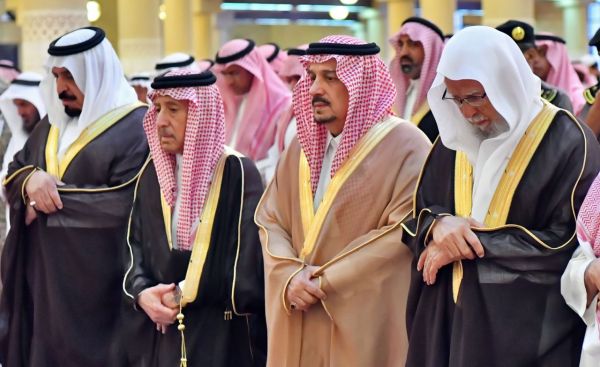 الأمير فيصل بن بندر يستقبل سفير لبنان