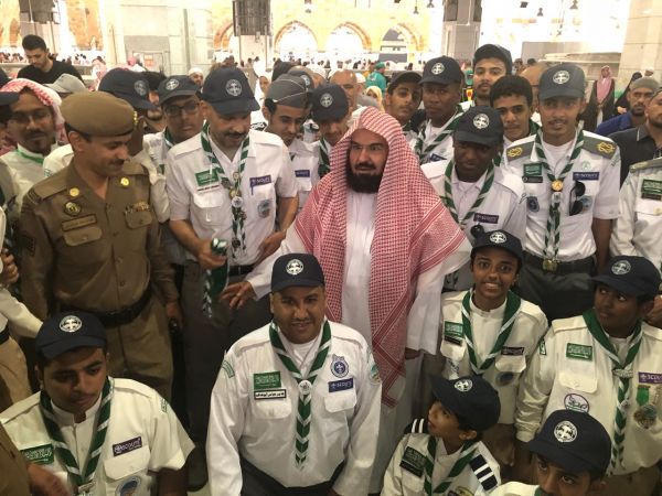 فريق مركز الملك سلمان للإغاثة يسلم 200 طن من التمور هدية المملكة للأردن