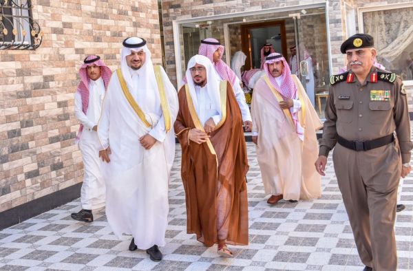 سمو أمير منطقة الرياض يستقبل المهنئين بعيد الفطر المبارك