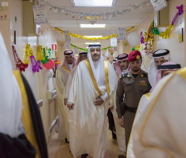 رئيس هيئة الهلال الاحمر السعودي بالإنابة يقوم بزيارة فرع الهيئة بالرياض