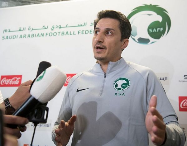 أمير منطقة الرياض يستقبل جموع المهنئين بعيد الفطر المبارك