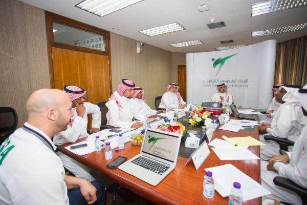 الشؤون الإسلامية تسحب مشروعين لهدم وإعادة بناء جامعين في حائل