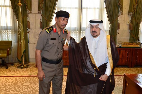 جولي شيك تقدم تبرعاً عينياً لجمعية إنسان