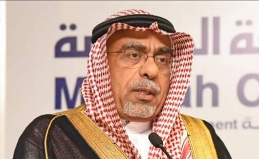 العميد القرشي يقلد العتيبي رتبته الجديدة