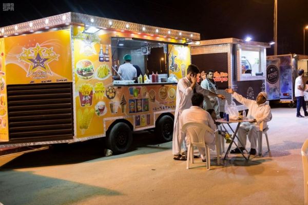 سفير خادم الحرمين الشريفين لدى مصر يزور رئيس الجمهورية السابق